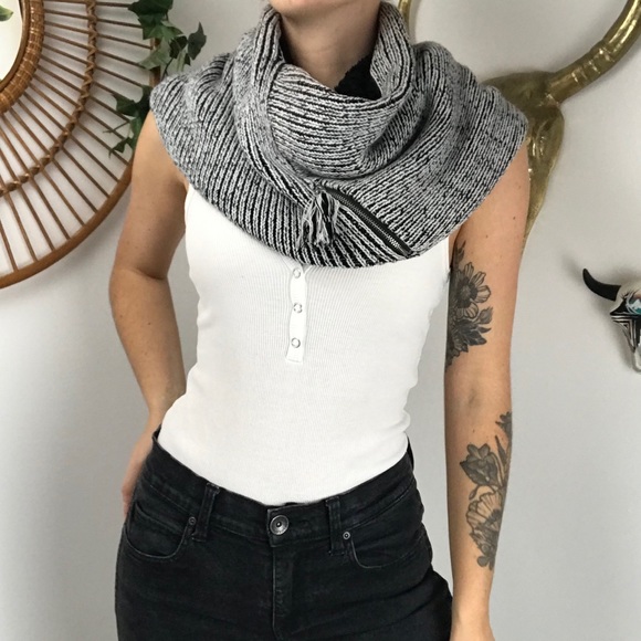 NWT Lululemon Black Totally Toasty Neck Warmer - Picture 10 of 16